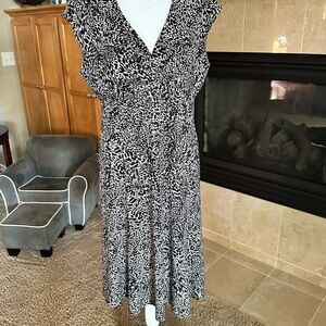 Jones New York Monochrome Patterned Midi Dress